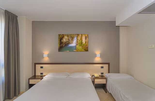 Triple Room, Multiple Beds
