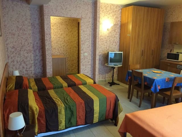 Family Studio (4 people)