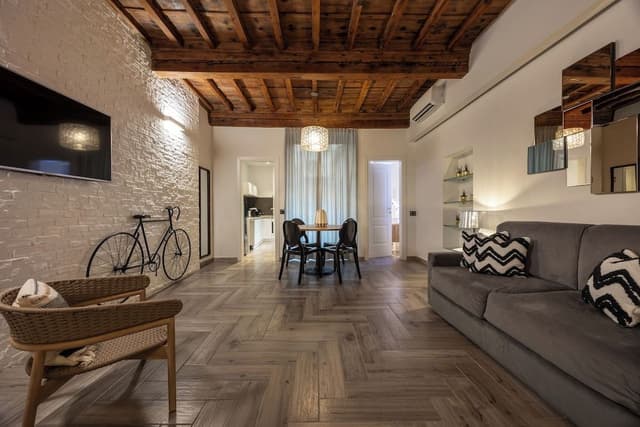 Apartment, Annex Building (stair access only)