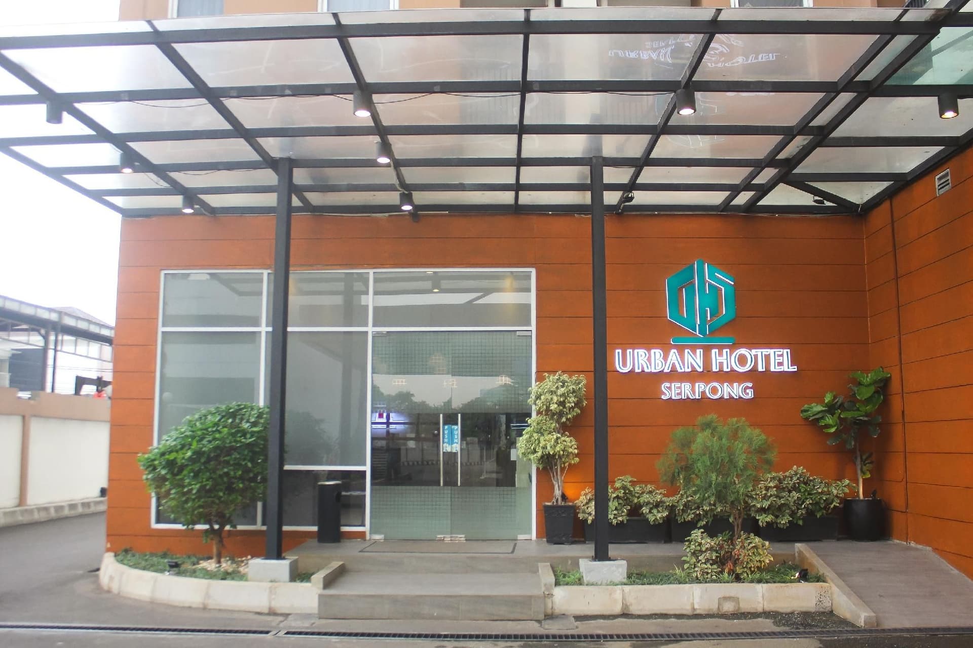 Urban Hotel Serpong Urban Hotel Serpong