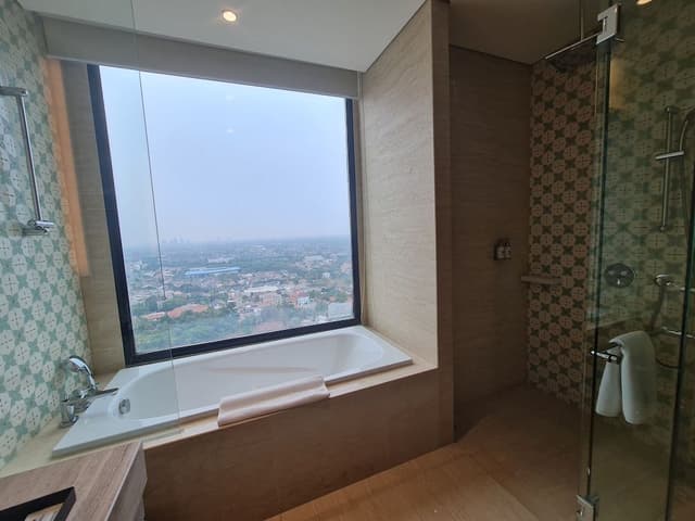 Sunset Suite (Free 1 Cup of Starbucks Upon Arrival)