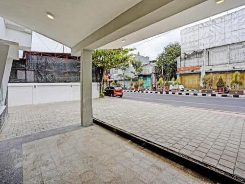 ซูเปอร์ โอวายโอ 91618 โฮเทล นาวังวูลัน