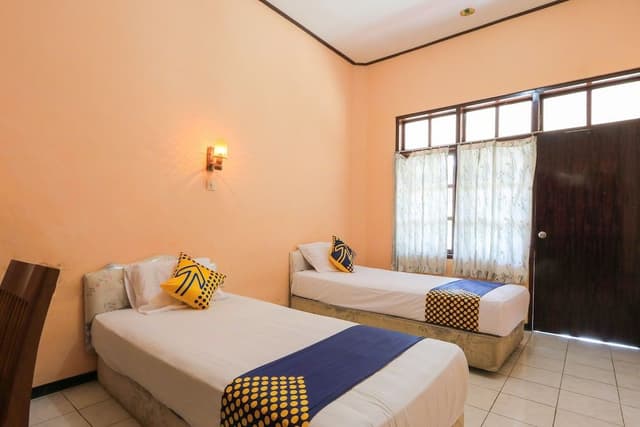 Economy Twin Room