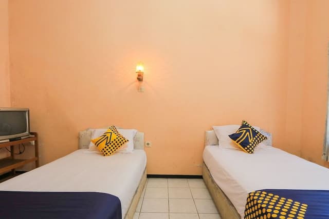 Economy Twin Room