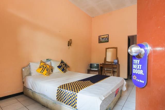 Economy Double Room