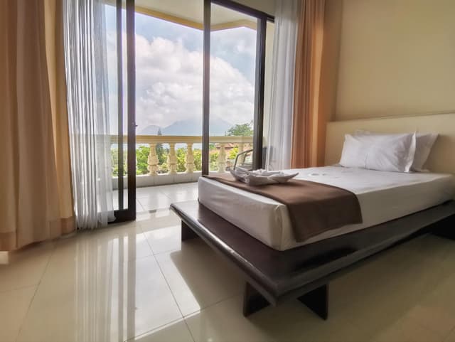 Deluxe Garden View Double or Twin