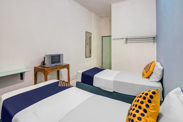 Basic Twin Room