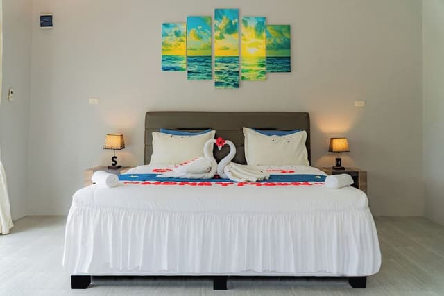 Deluxe Bungalow, 1 King Bed, Non Smoking, Beach View