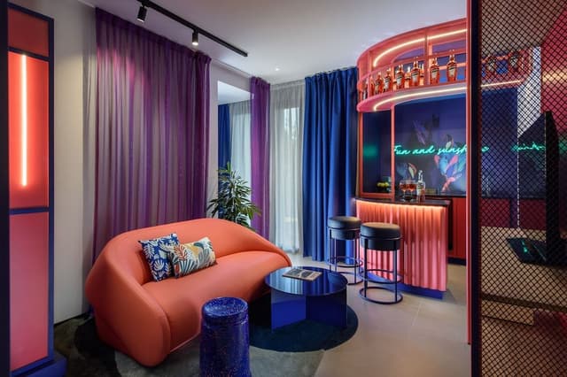 Suite, 1 Queen Bed