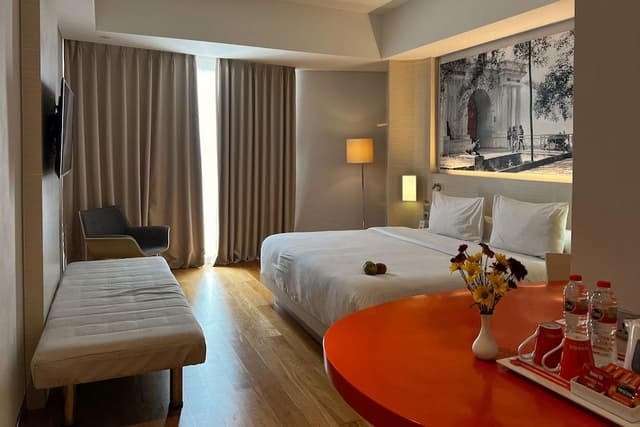 HARRIS Room