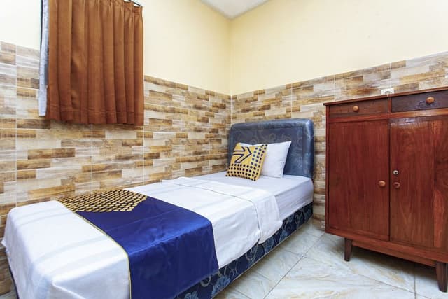 Basic Twin Room