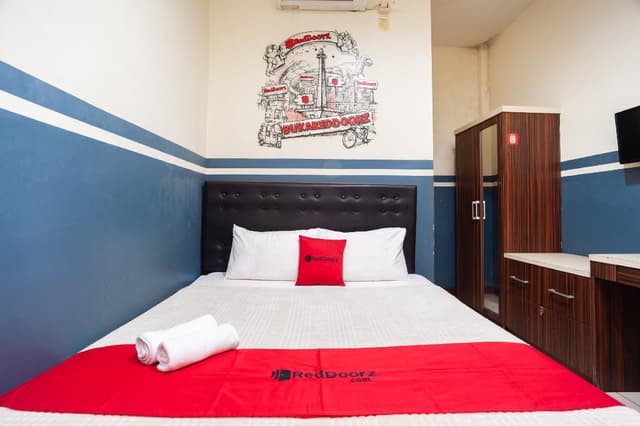 RedDoorz Room