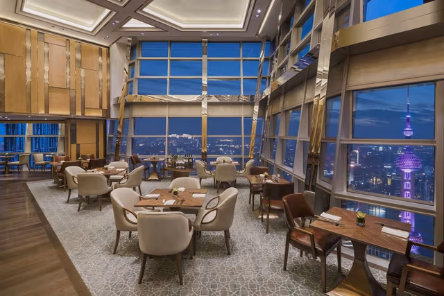 Grand Suite, 1 King Bed, City View
