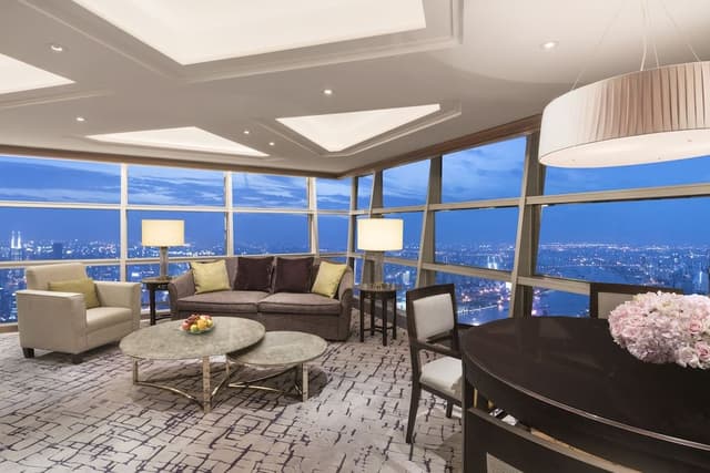 Suite (Diplomat)