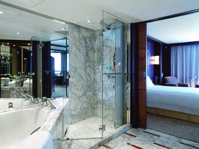 Grand Suite, 1 King Bed, City View
