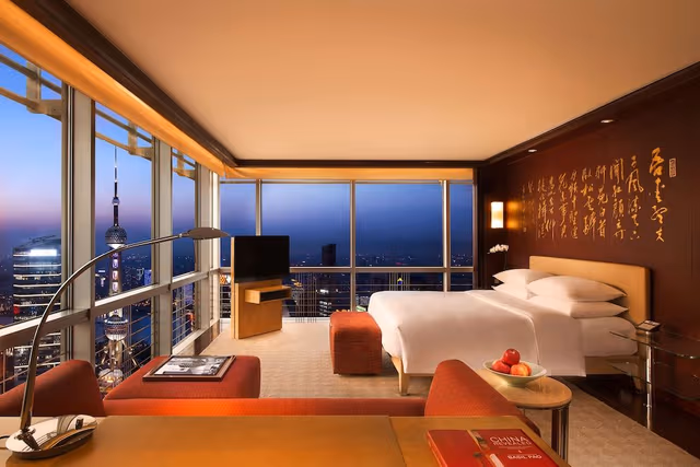 Grand Suite, 1 King Bed, City View