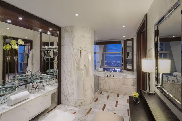 Grand Suite, 1 King Bed, City View