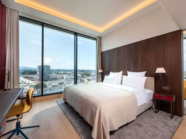 Suite, 1 King Bed (High Floor)