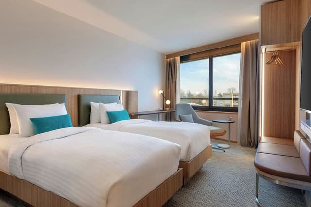 Deluxe Room, 1 King Bed, Non Smoking, City View