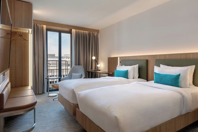 Room, 2 Twin Beds, Non Smoking, City View