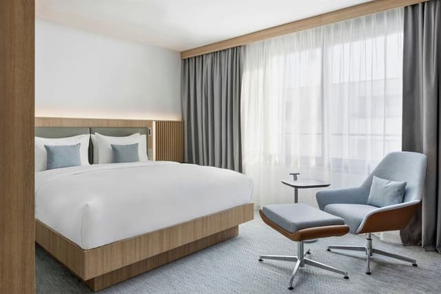 Deluxe Room, 1 King Bed, Non Smoking, City View