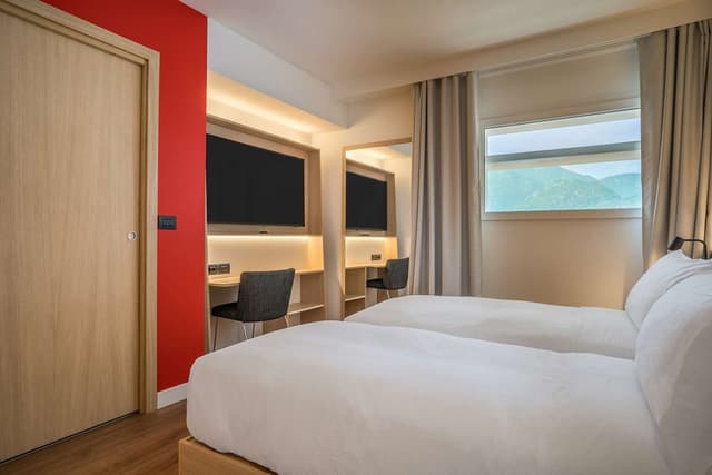 TWIN ROOM WITH SOFA BED
