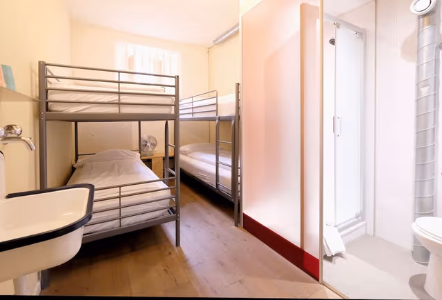 Shared Dormitory, Women only