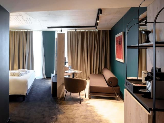 Junior Suite, 1 King Bed with Sofa bed (Lounge)