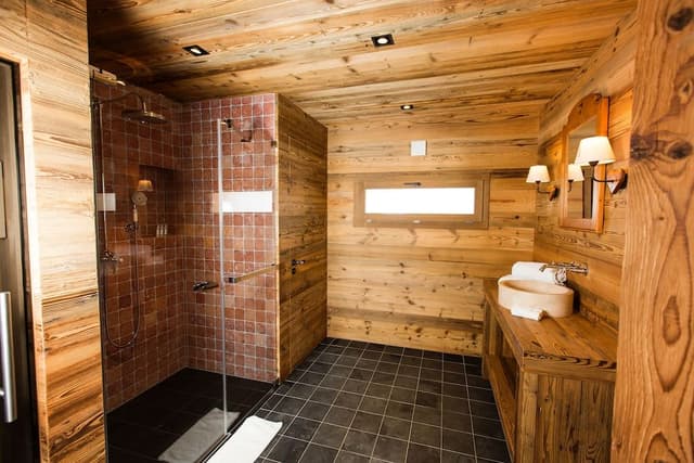 Suite (Swiss)