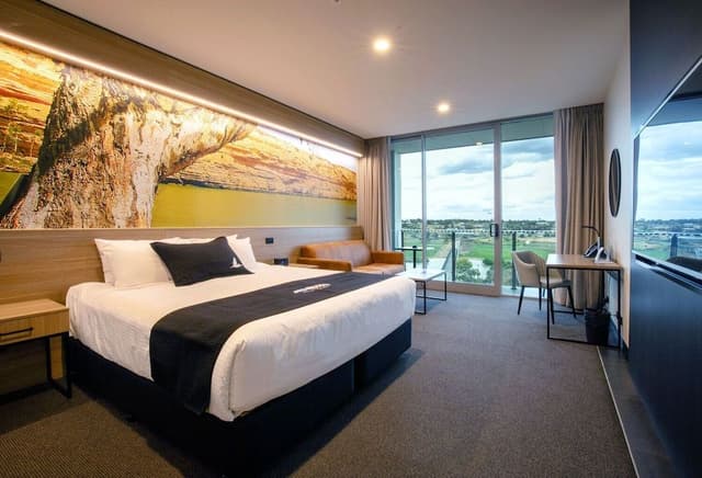 Deluxe Bridgeview Suite