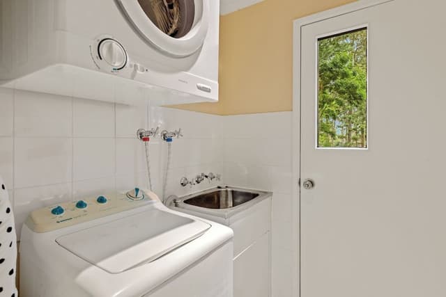 Deluxe 3 Bedroom Cabin - Sleeps 8