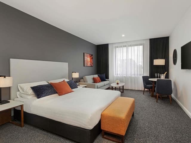Standard Room, 1 King Bed