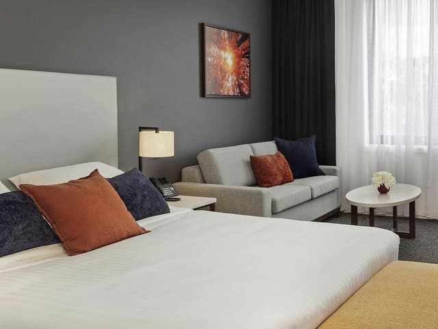 Standard Room, 1 King Bed
