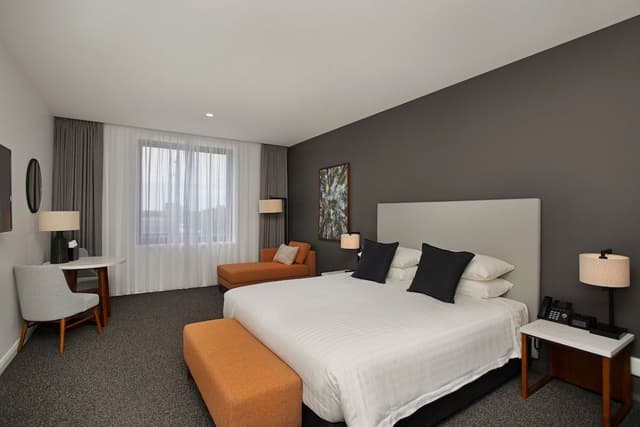 Standard Room, 1 King Bed