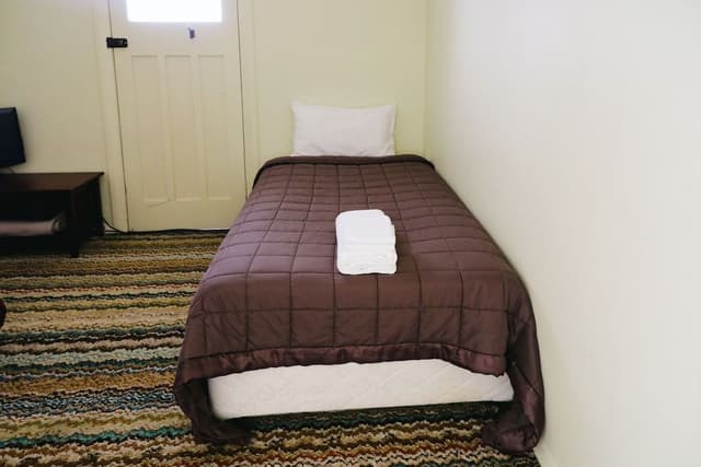 Basic Twin Room