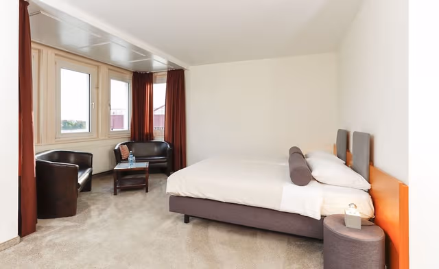 Junior Suite, 1 Bedroom, Non Smoking, River View