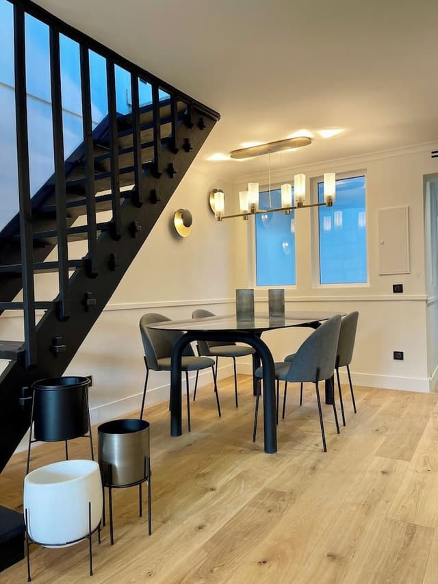 Superior Duplex, 2 Bedrooms, 2 Bathrooms