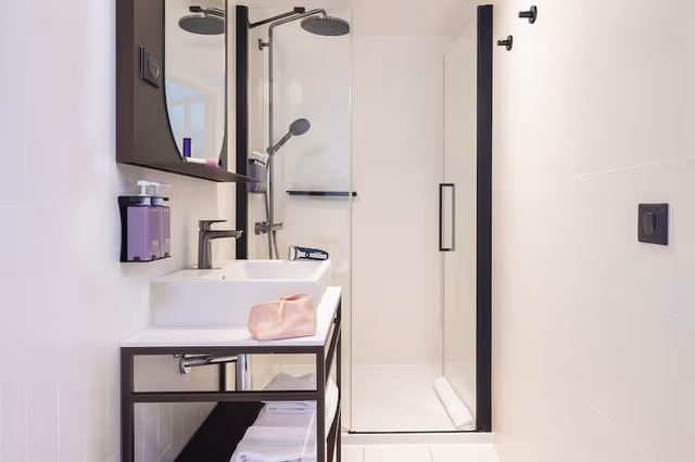 Standard Room, Multiple Bedrooms (2 Chambres Doubles Adjacentes)