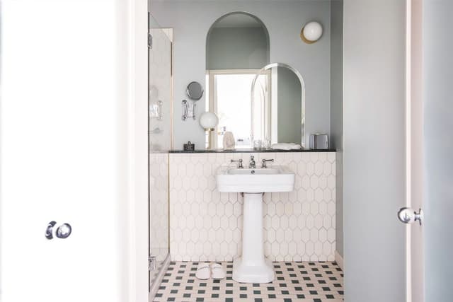 Room (Saint Fiacre)