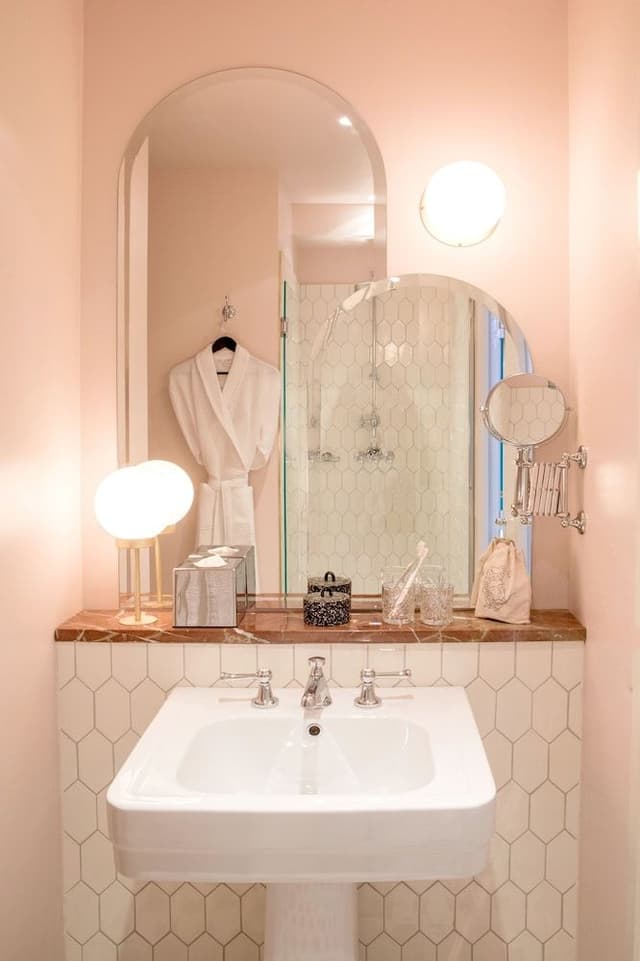 Room (Uzès)
