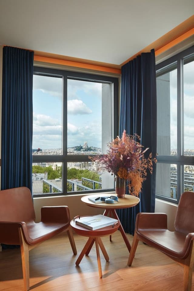 STUDIO PANORAMA VIEW, 1 King, Corner Junior Suite, River Seine and Paris view