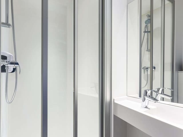 Room, 1 Double Bed, Private Bathroom (Cabrio)