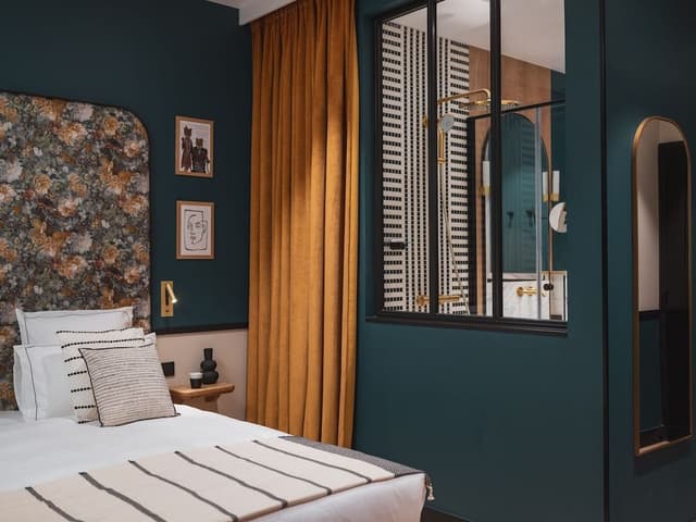 Superior Room (Vue Jardin ou Ville)