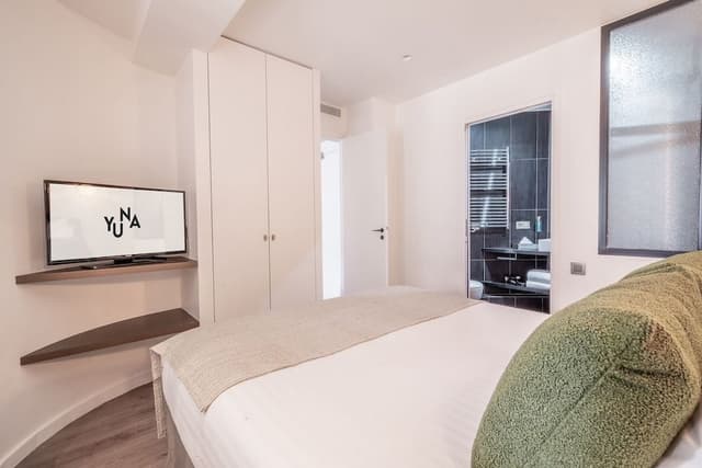 1 Bedroom Apartment with Balcony - City View - 38m2