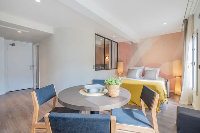 1 Bedroom Apartment with Balcony - City View - 38m2