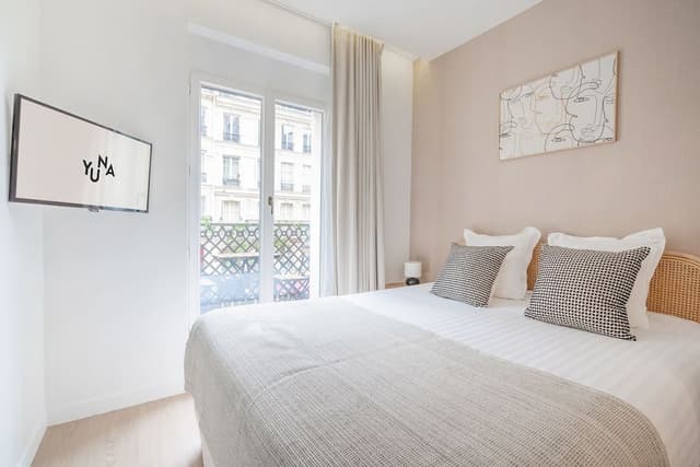 2 Bedroom apartment city view with balcony - 38m2
