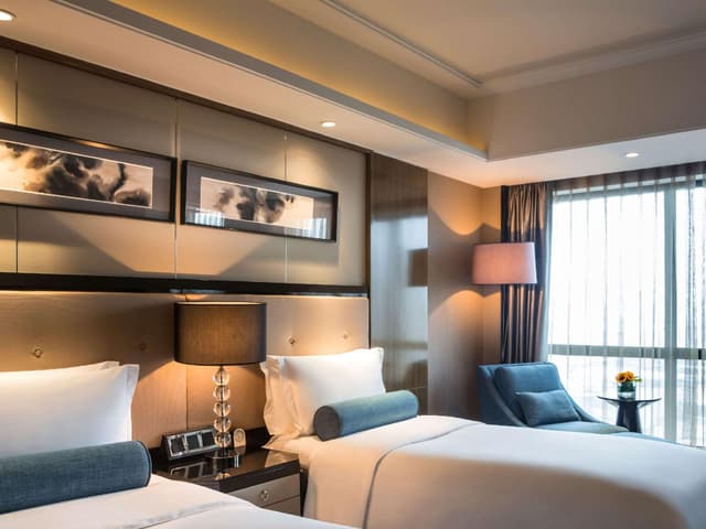 Executive room with 2 single beds