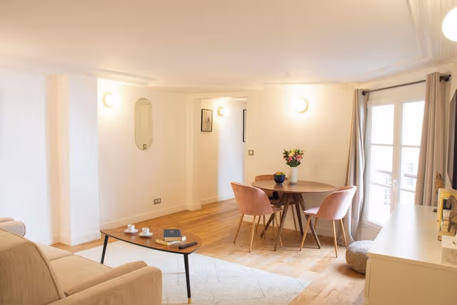 Deluxe Apartment