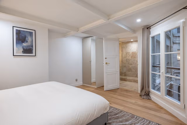 Deluxe Apartment