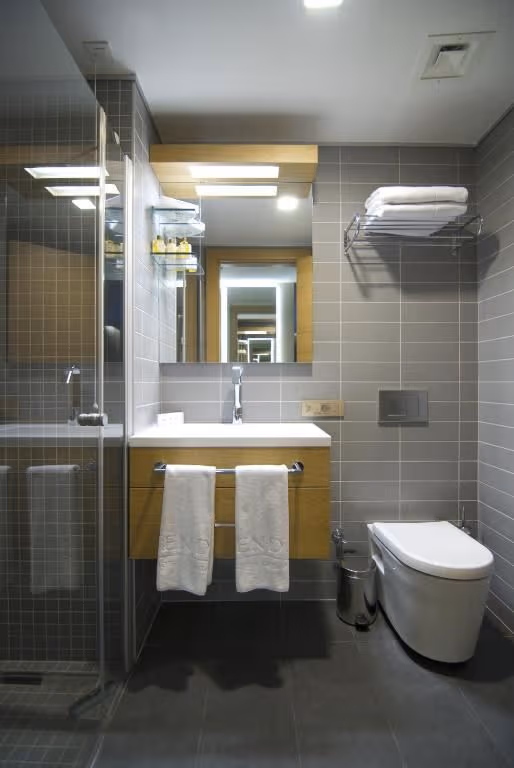 Corner Suite with Kitchen